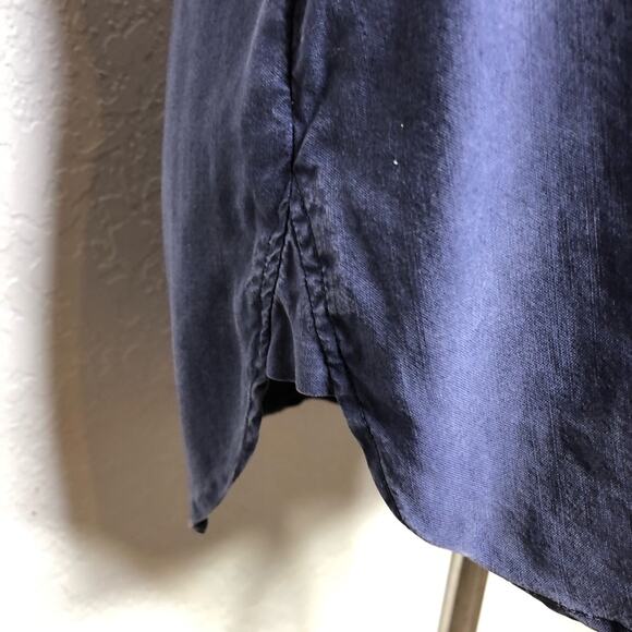 Anthropologie Cloth & Stone dark blue eyelet trim button down top size Medium - Picture 5 of 15